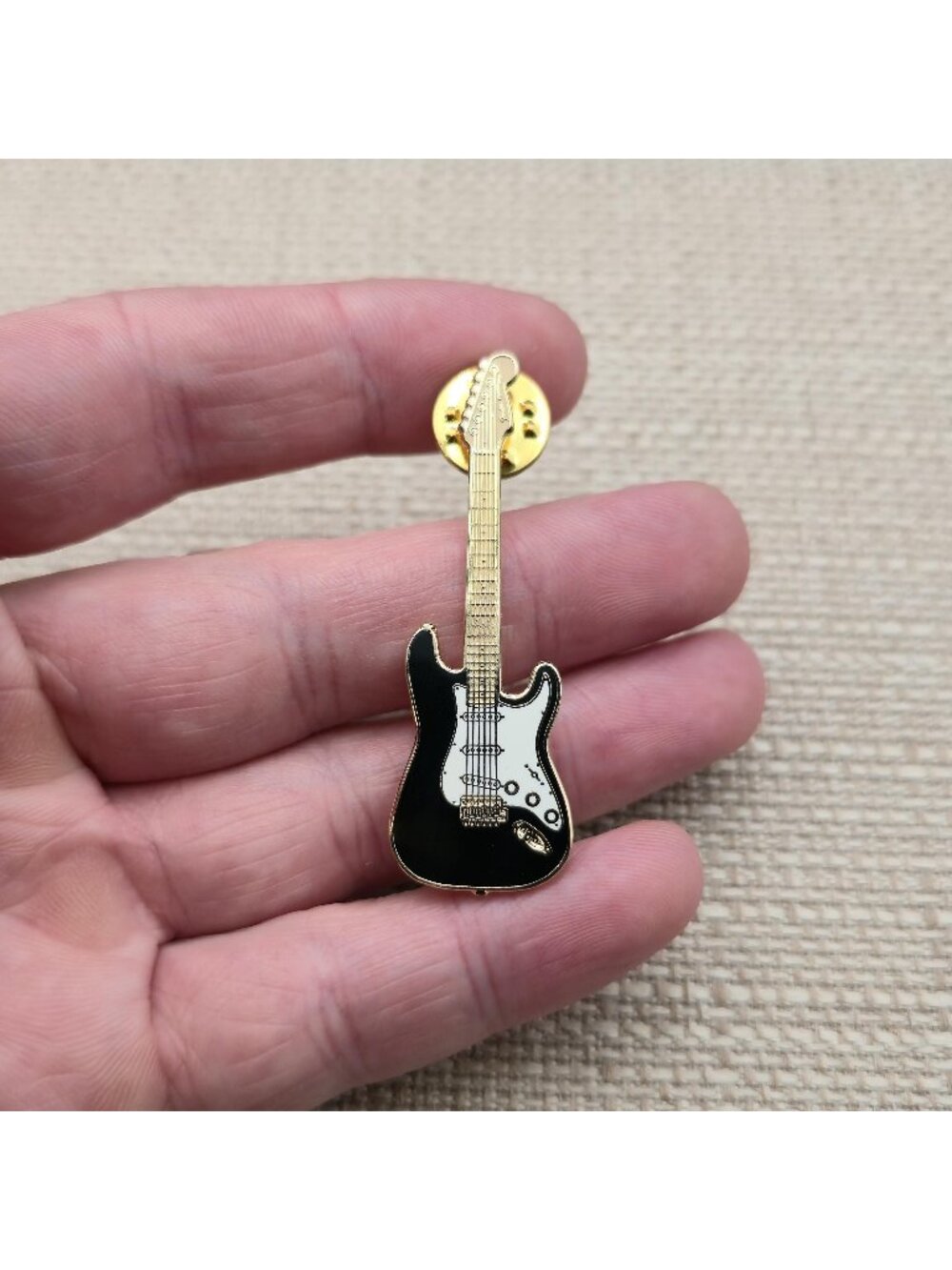 Fender Stratocaster Black Electric Guitar Cloisonne Vintage Lapel Pin A8589